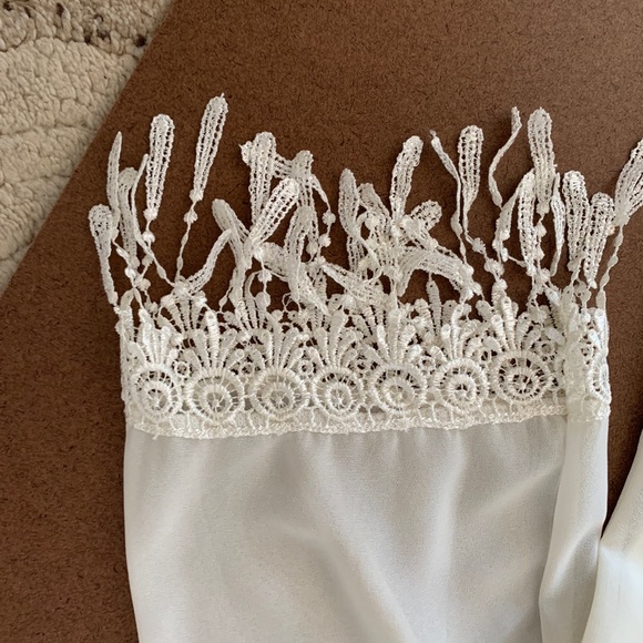 TOBI Ivory Chiffon Shift Dress with cold shoulders - Picture 2 of 5